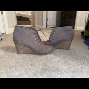 heeled booties